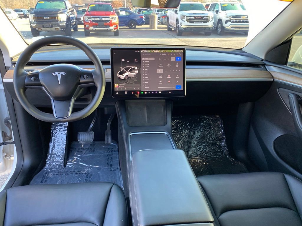 Used 2023 Tesla Model Y Long Range image 29