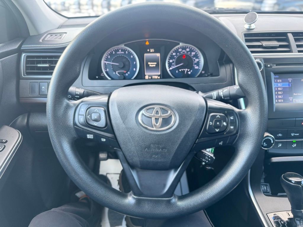 Used 2016 Toyota Camry LE image 12