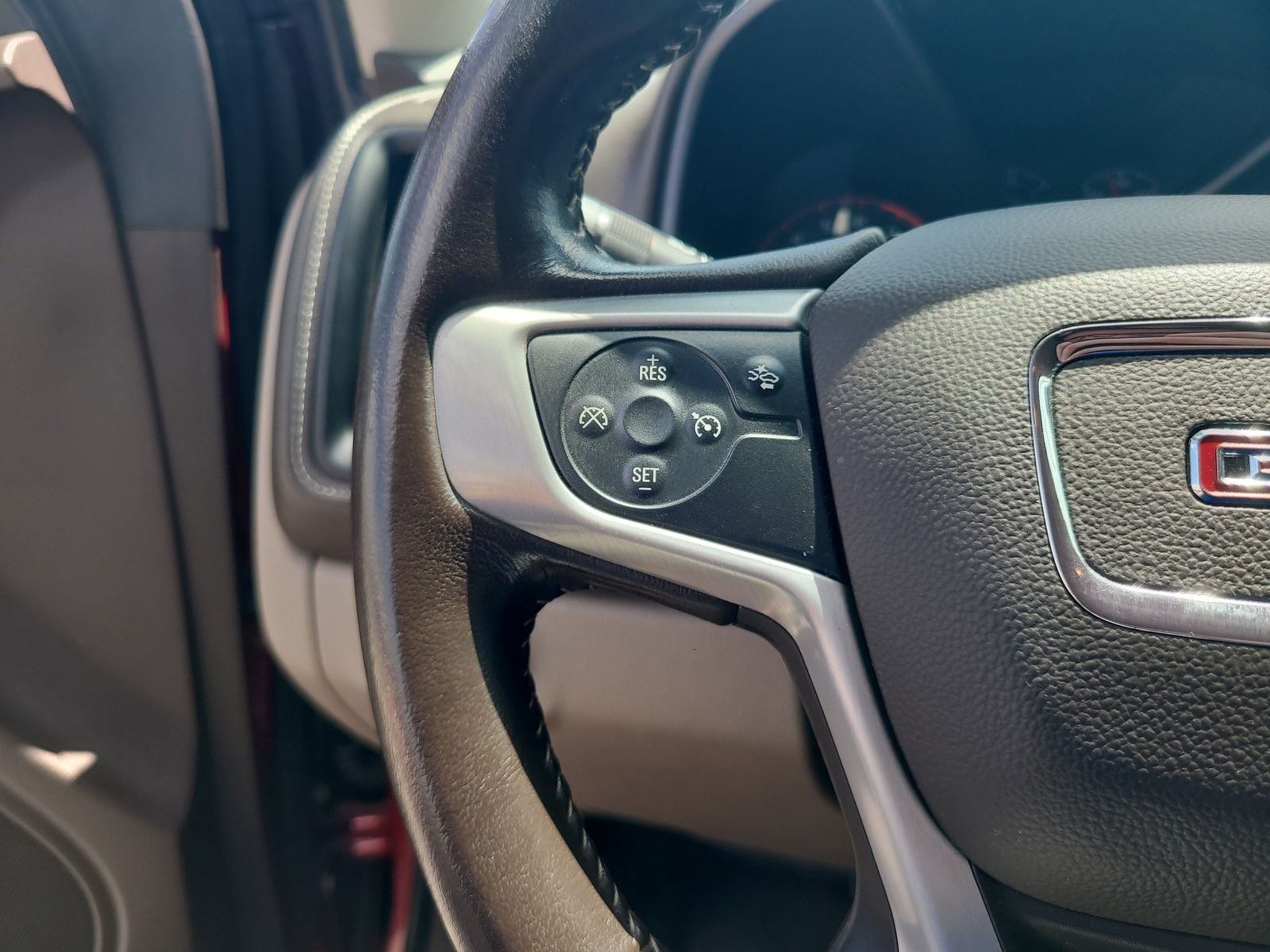 Used 2015 GMC Canyon SLT w/ Driver Alert Package RWD image 14