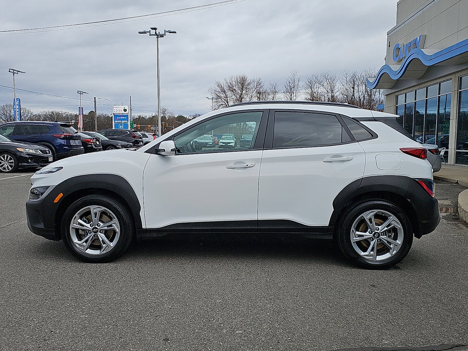 Used 2023 Hyundai Kona SEL image 7
