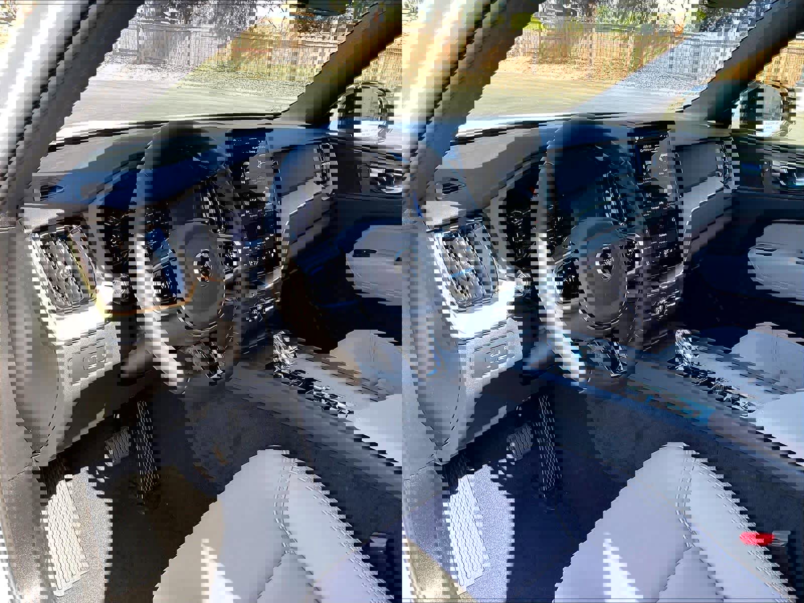 New 2026 Volvo XC60 T8 Plus w/ Protection Package Premier image 8