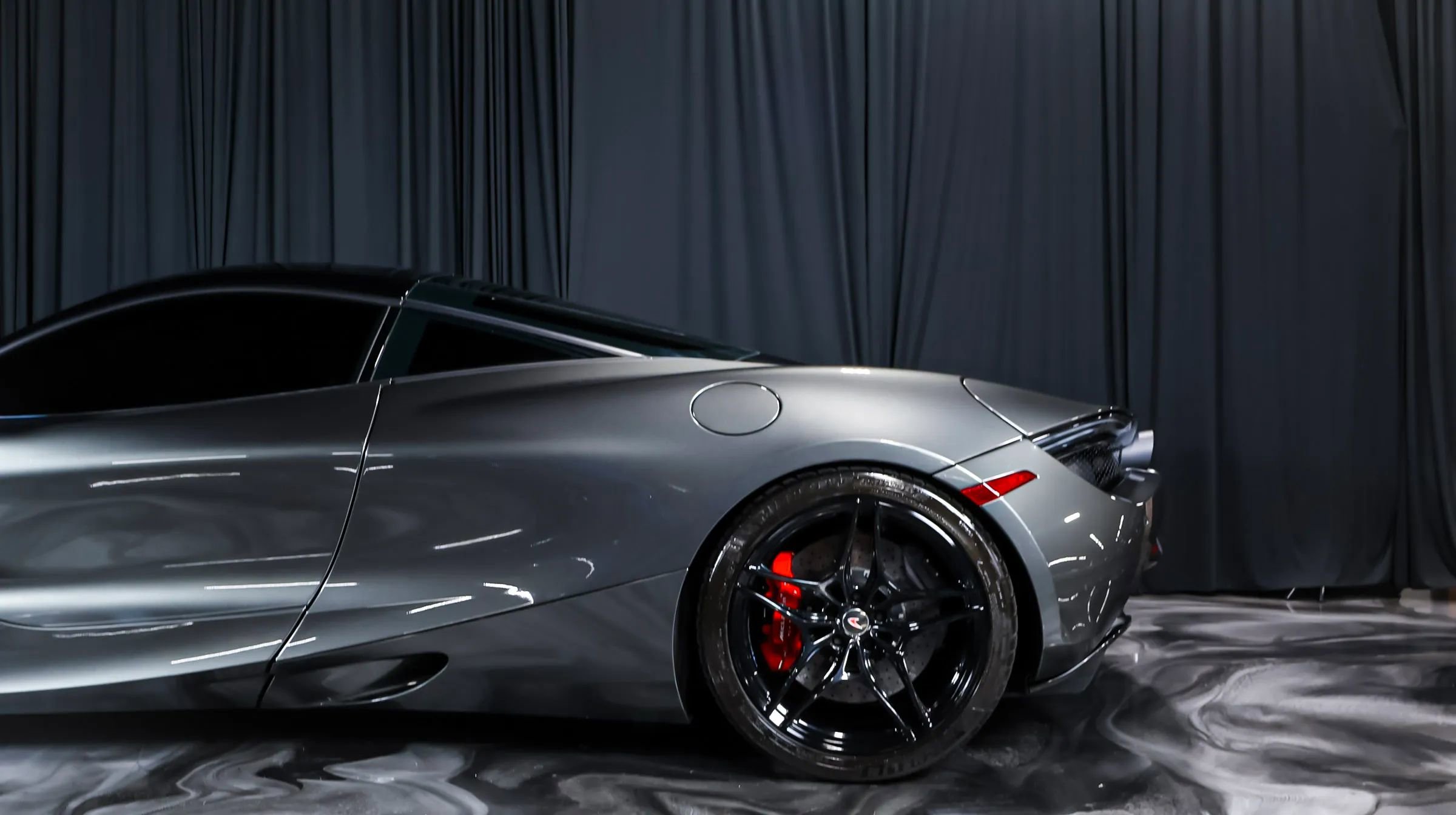 Used 2018 McLaren 720S Luxury RWD image 14