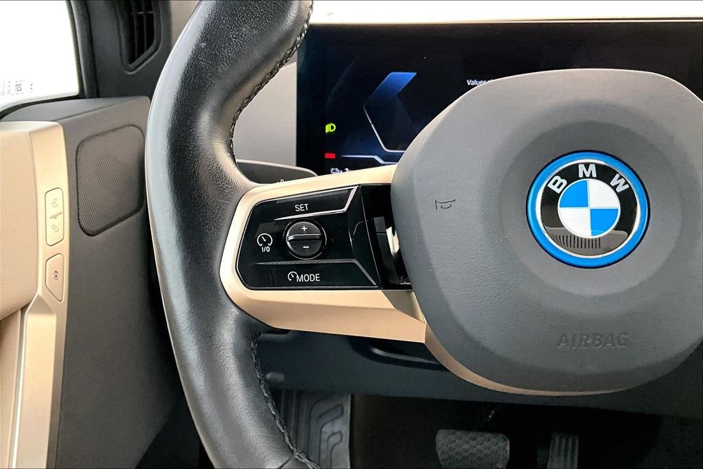 Used 2023 BMW iX xDrive50 AWD/4WD image 24