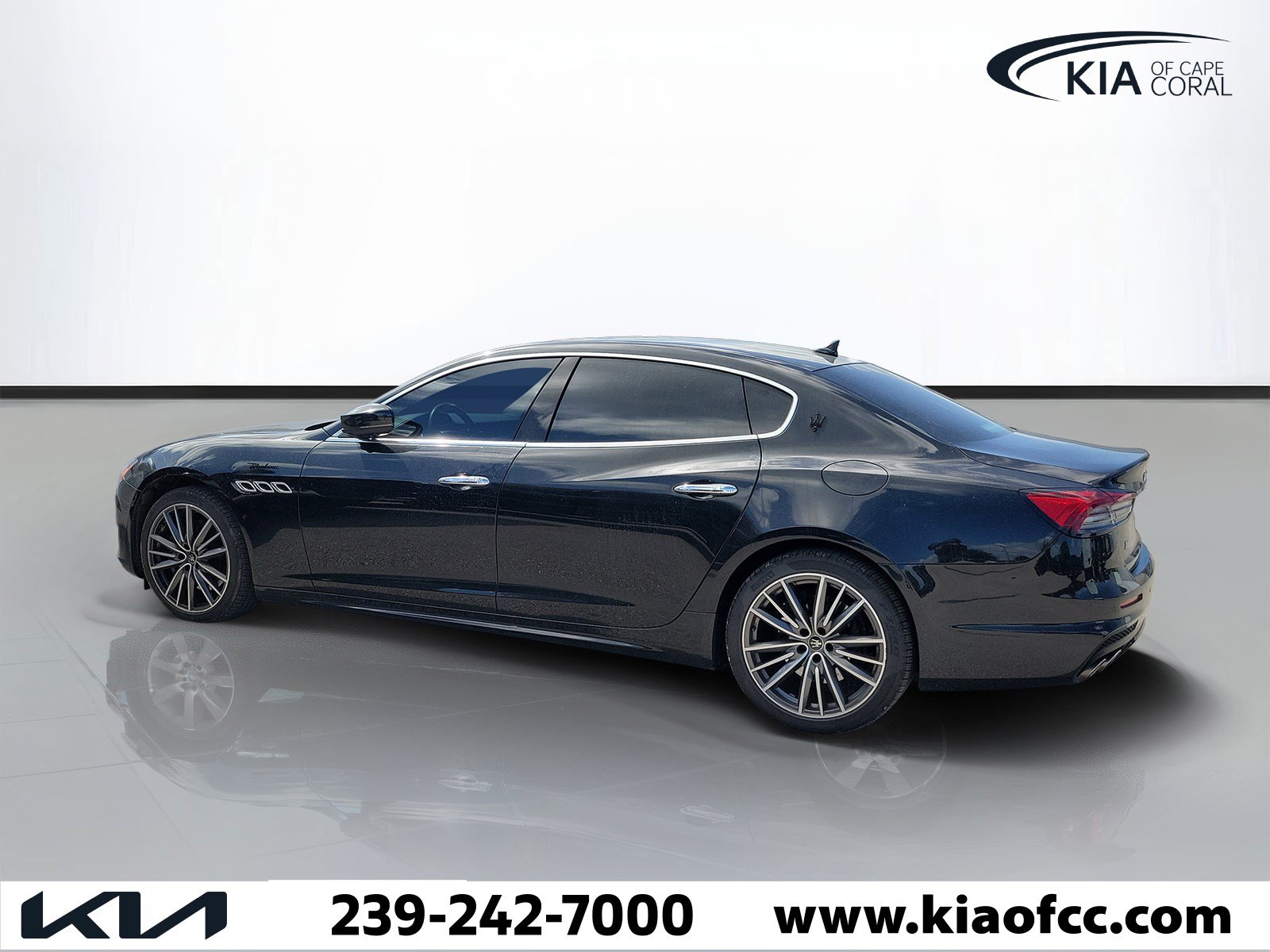 Used 2022 Maserati Quattroporte Modena Q4 AWD/4WD image 2
