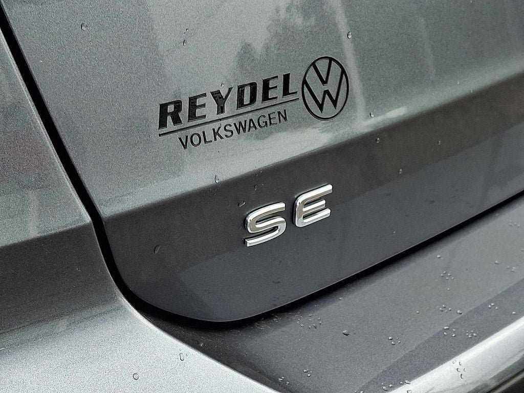 Used 2023 Volkswagen Taos SE w/ Panoramic Sunroof Package AWD/4WD image 30