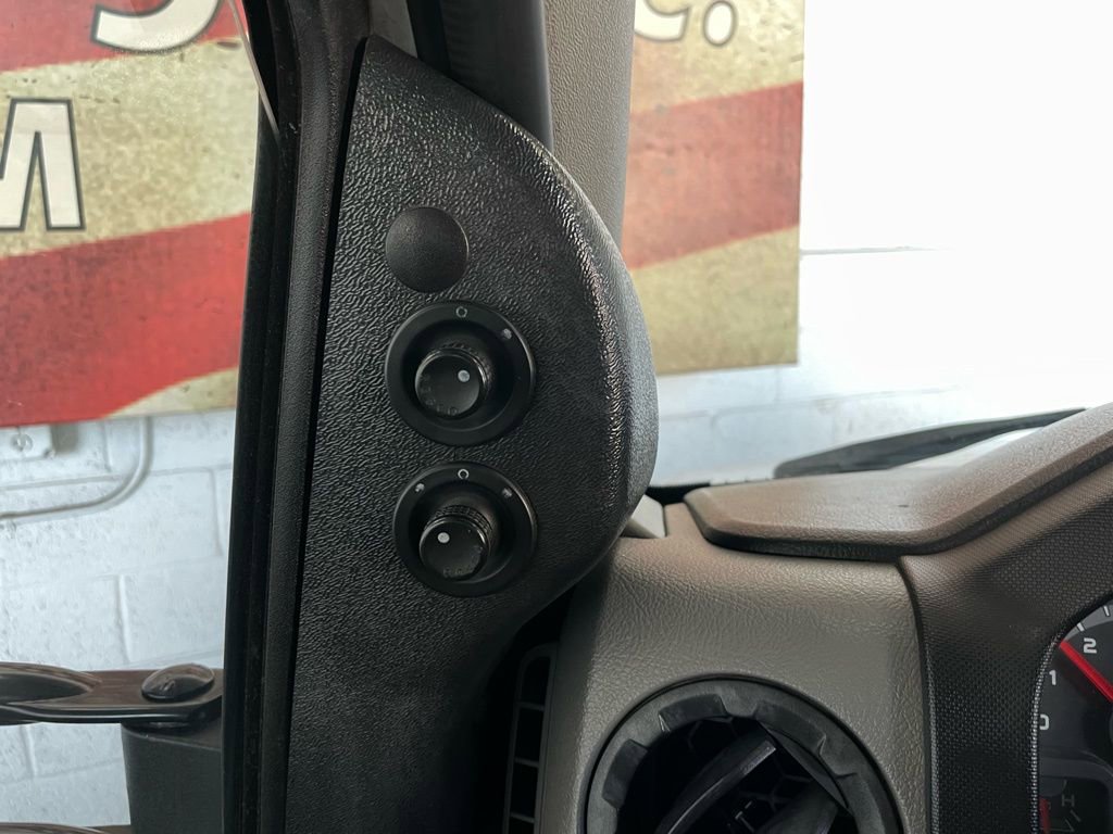 Used 2016 Ford E-350 and Econoline 350 Super Duty RWD image 15