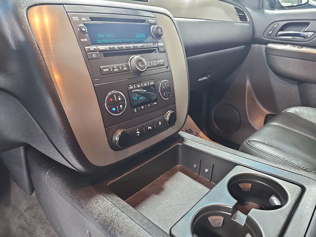 Used 2010 Chevrolet Suburban LT AWD/4WD image 26