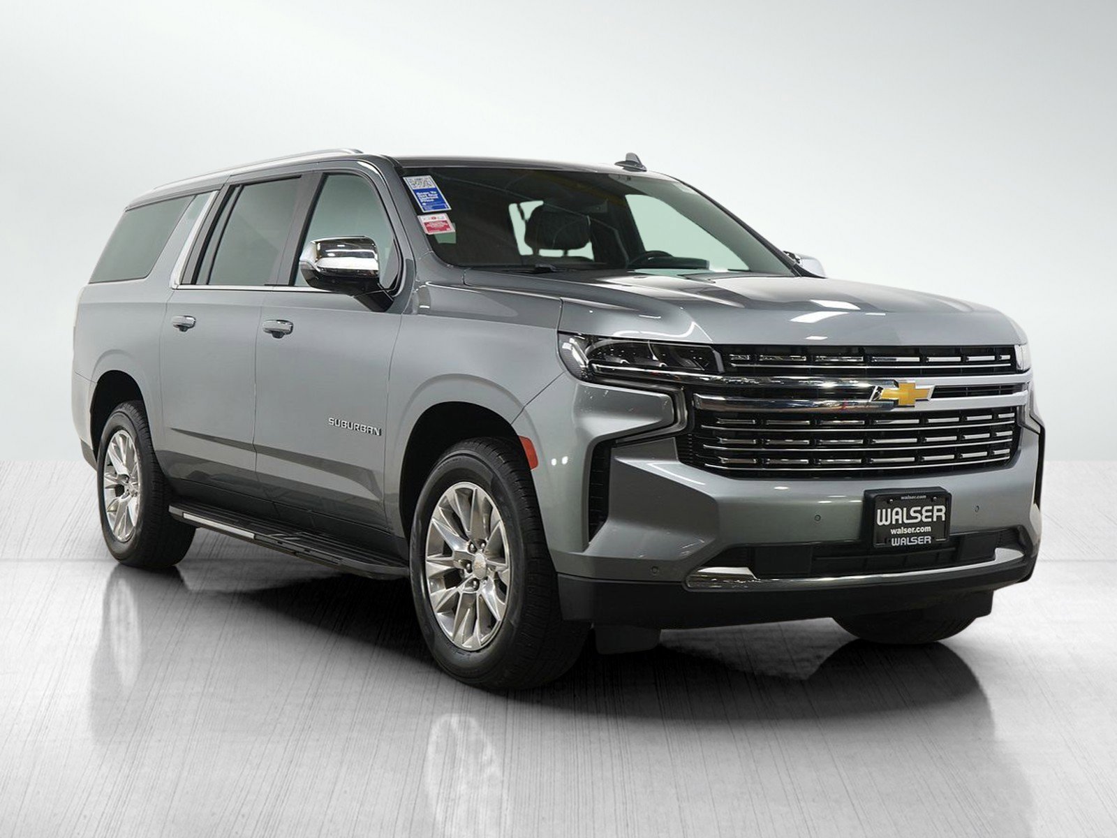 Used 2023 Chevrolet Suburban Premier AWD/4WD image 7