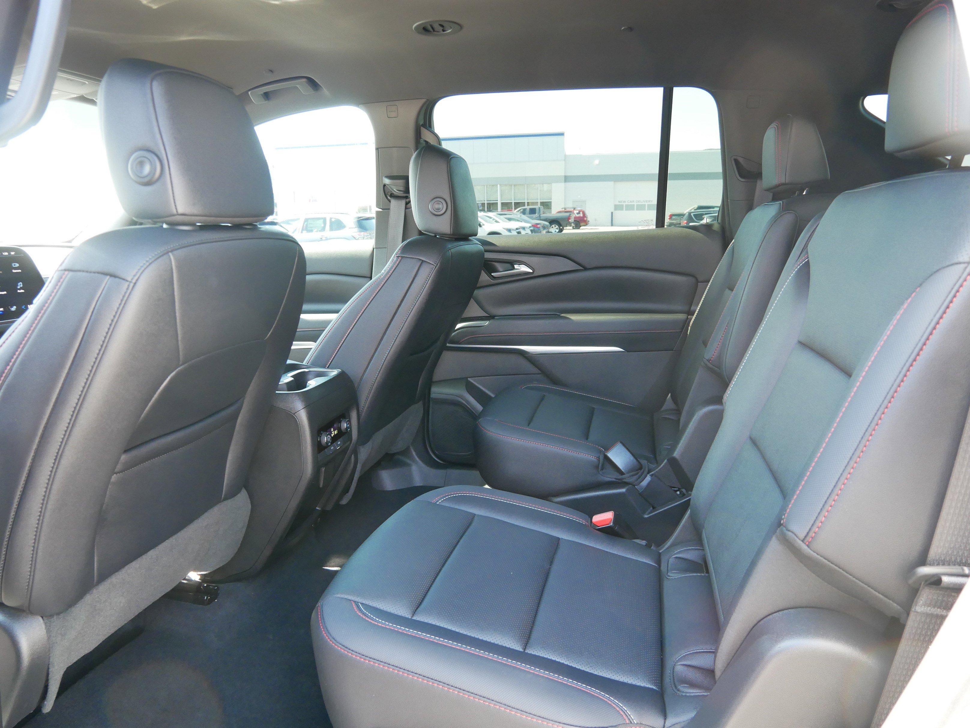 Used 2025 Chevrolet Traverse Z71 w/ Driver Confidence Package image 33