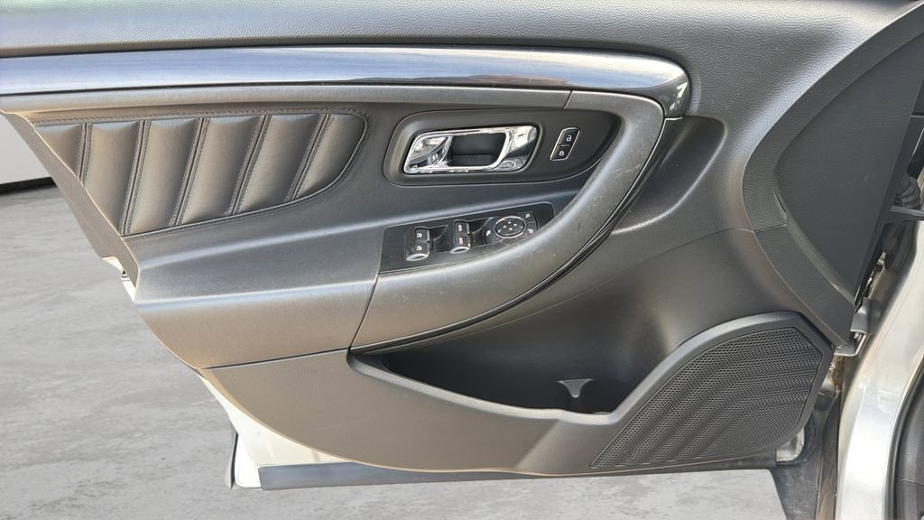 Used 2015 Ford Taurus SHO w/ Technology Package AWD/4WD image 23