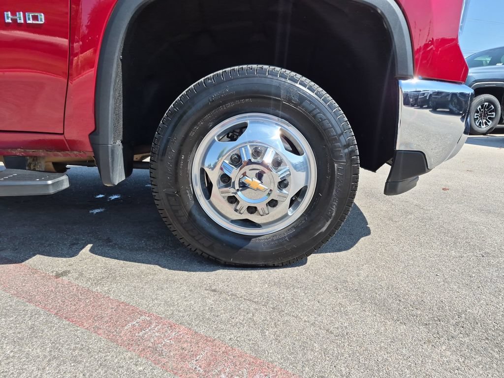 Used 2024 Chevrolet Silverado 3500 LTZ w/ LTZ Convenience Package AWD/4WD image 17