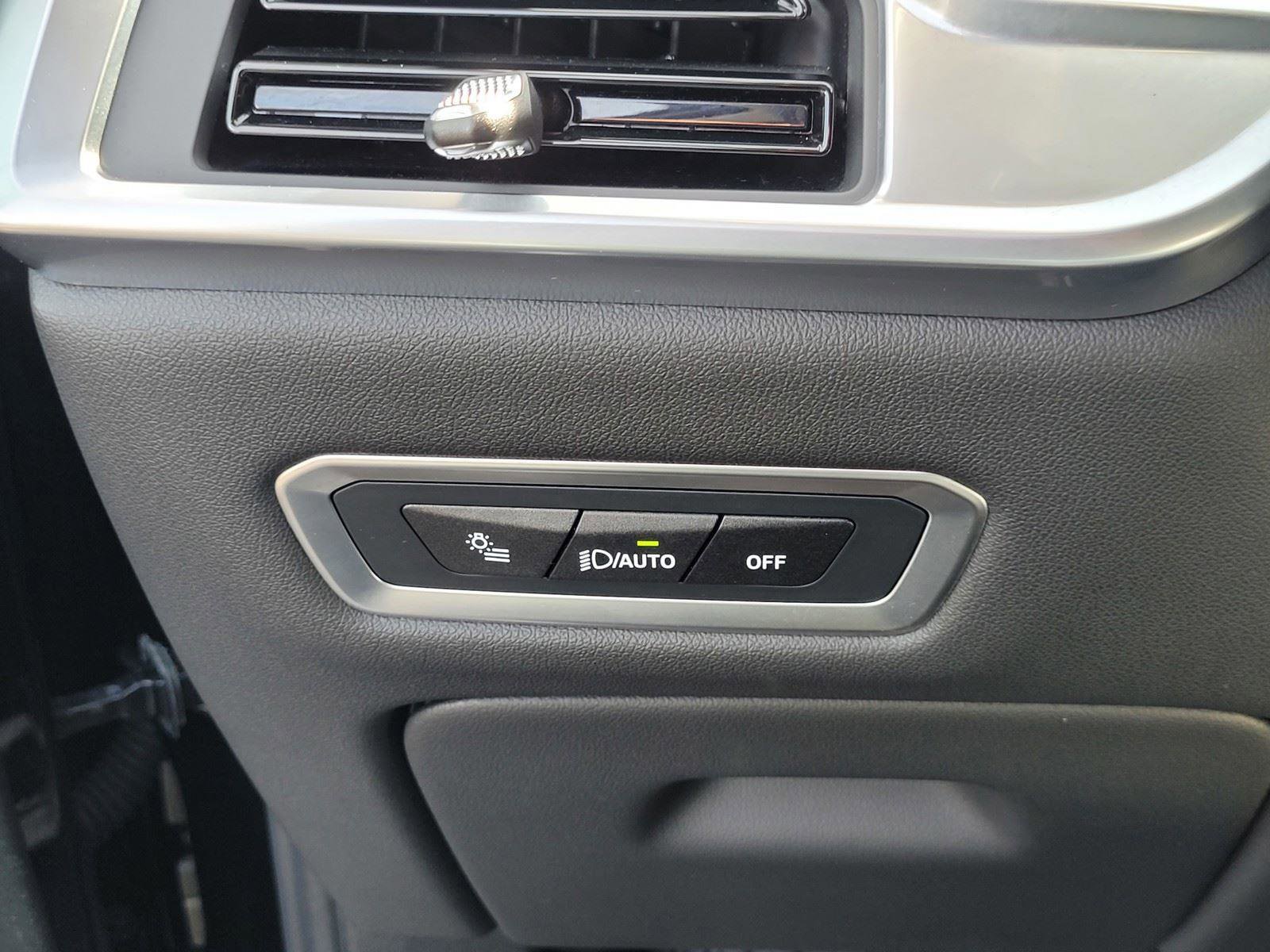 Certified 2024 BMW X7 xDrive40i image 32