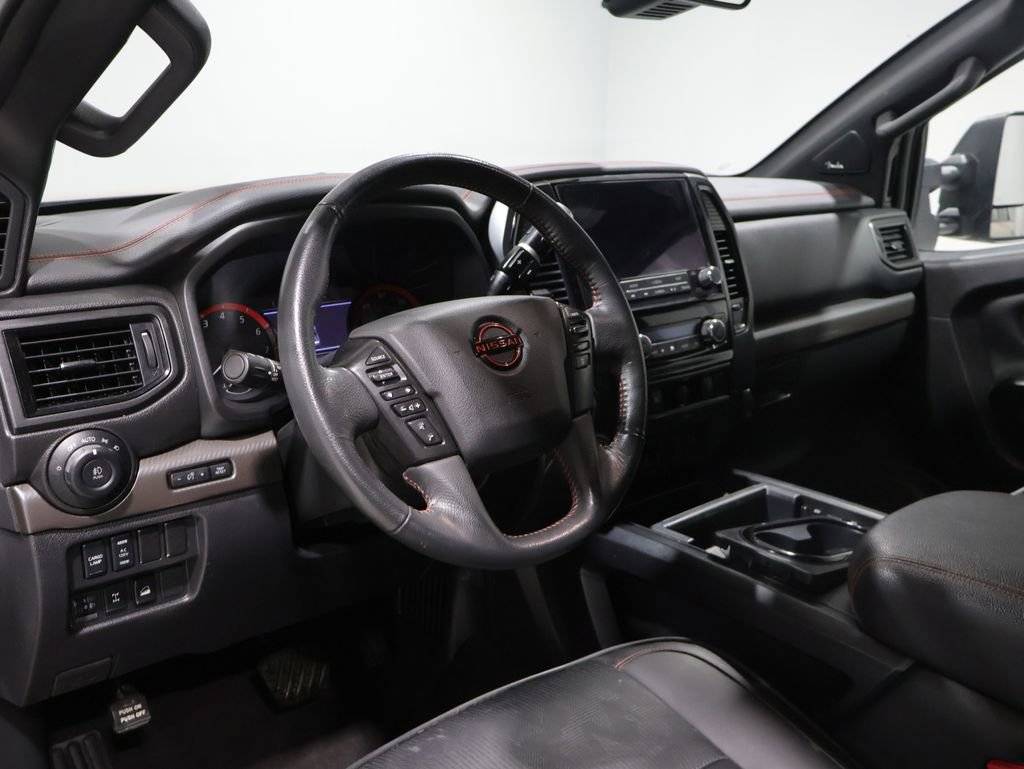 Used 2023 Nissan Titan PRO-4X image 17