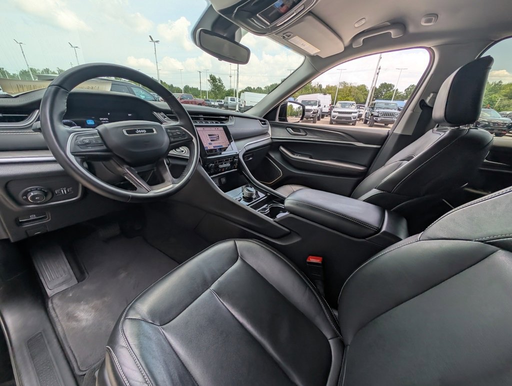 Used 2022 Jeep Grand Cherokee Limited image 13