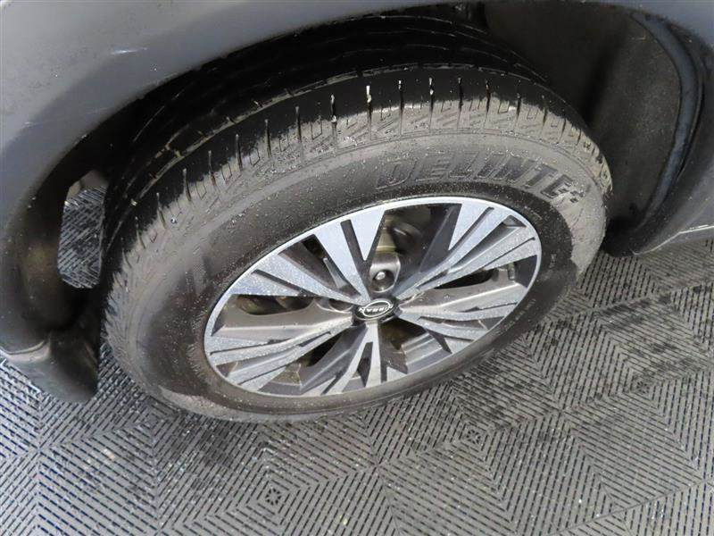 Used 2023 Nissan Rogue SV AWD/4WD image 8