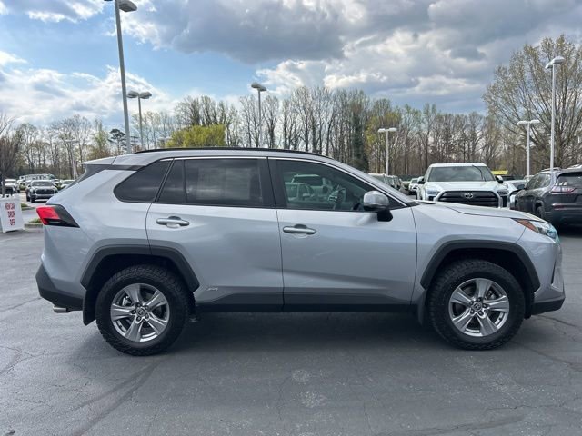 Used 2024 Toyota RAV4 XLE w/ Convenience Package image 4