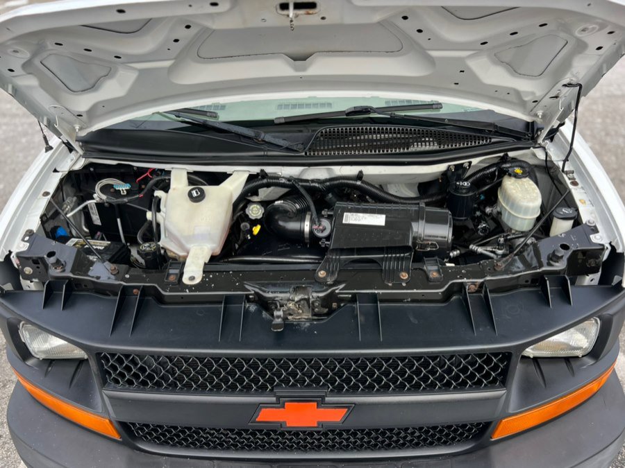 Used 2009 Chevrolet Express 1500 image 34