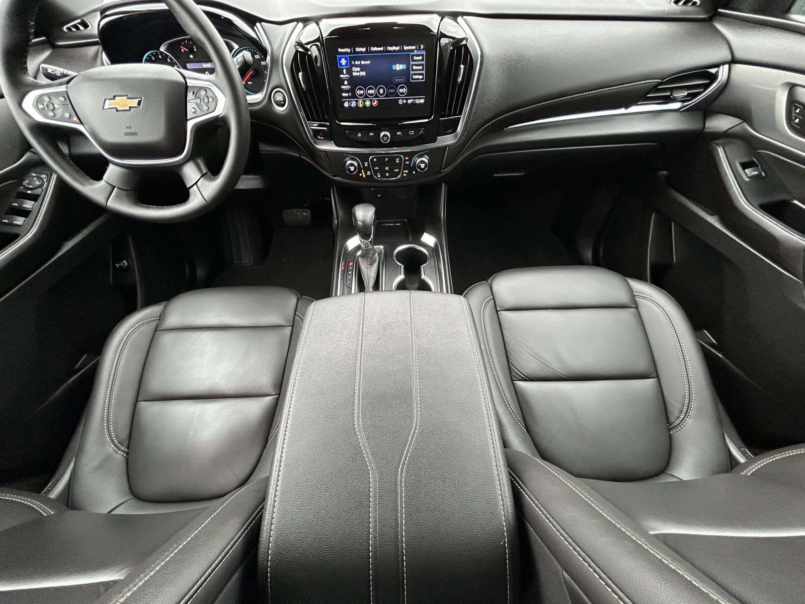 Used 2023 Chevrolet Traverse LT image 12