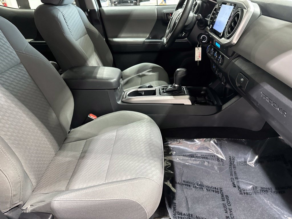 Used 2022 Toyota Tacoma SR5 AWD/4WD image 17