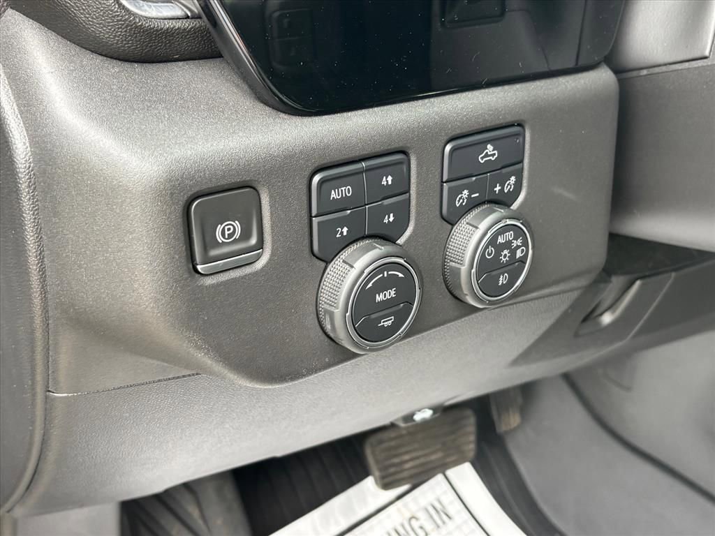 Used 2022 Chevrolet Silverado 1500 LT Trail Boss w/ Convenience Package II image 7