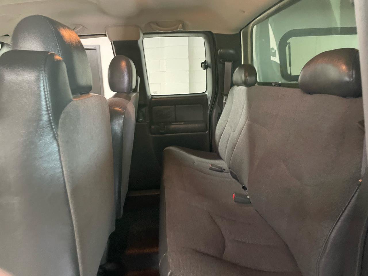 Used 2004 GMC Sierra 2500 W/T AWD/4WD image 9