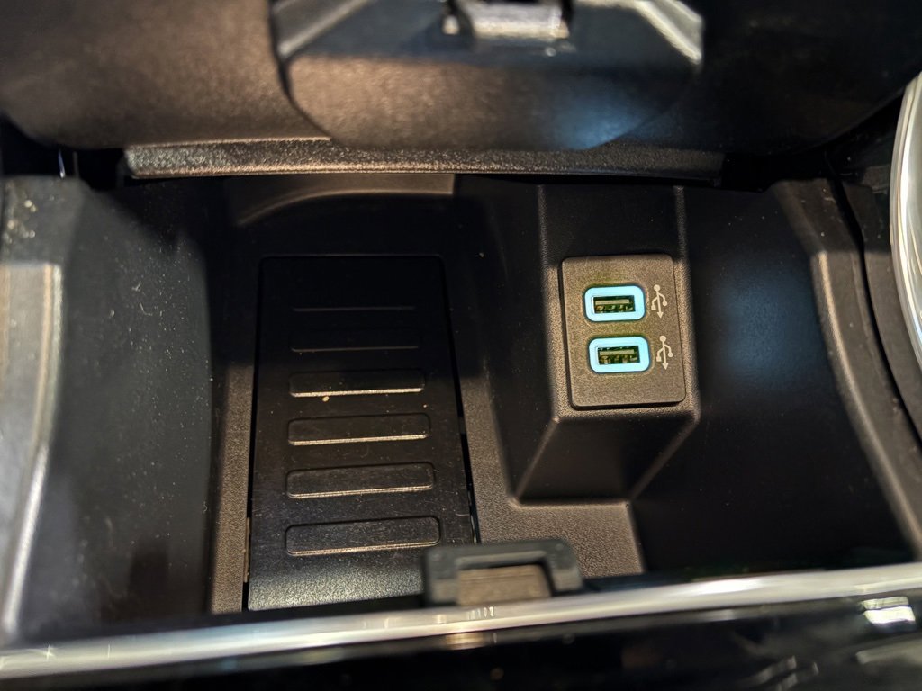 Used 2020 Ford Edge Titanium w/ Class II Trailer Tow Package image 15