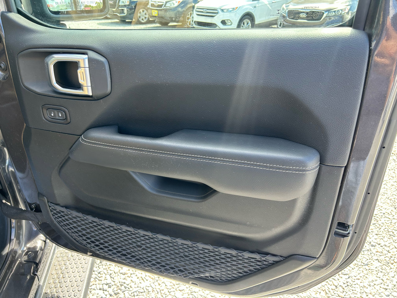 Used 2019 Jeep Wrangler Unlimited Sahara image 16