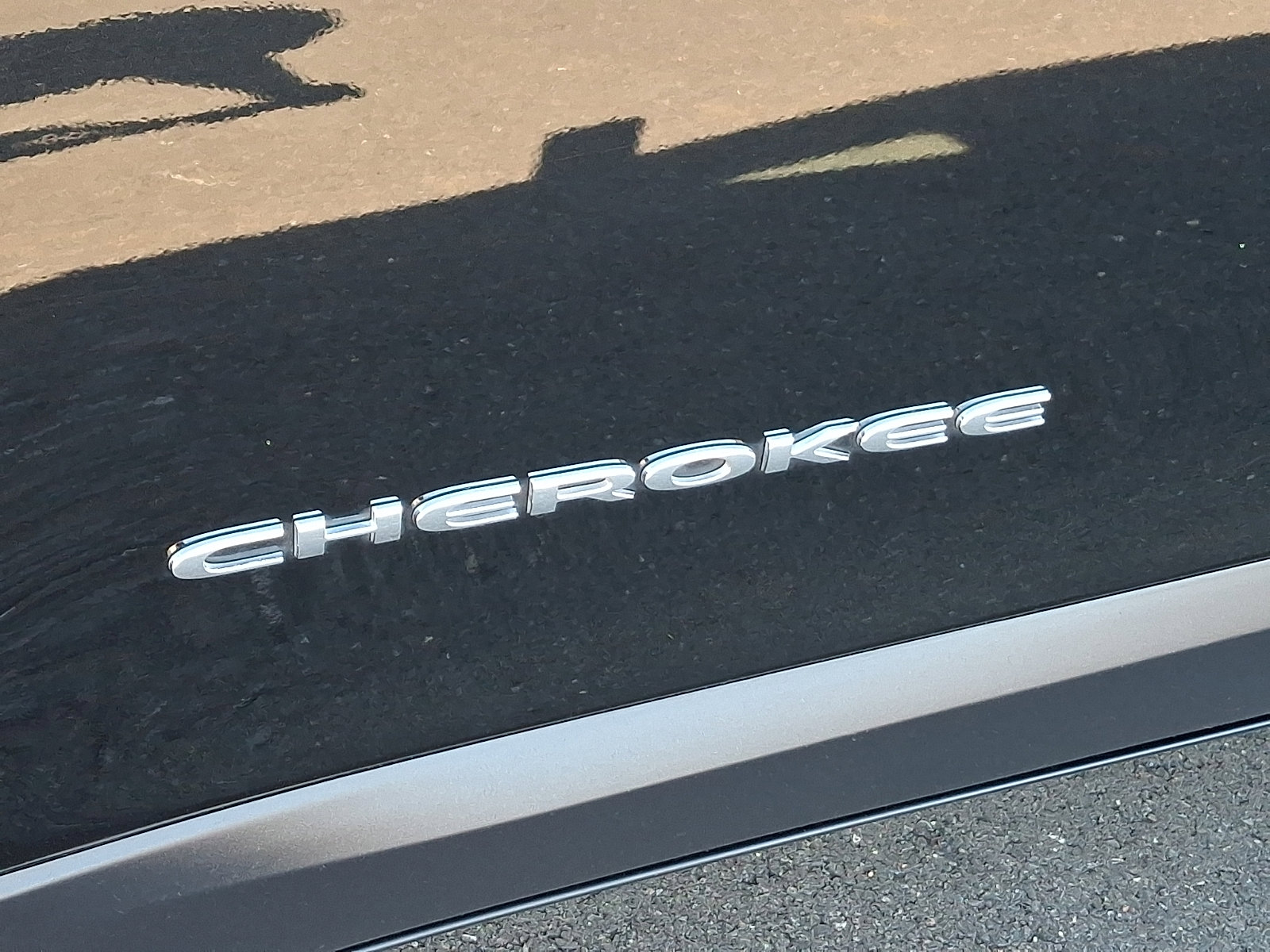 Used 2019 Jeep Cherokee Latitude w/ Popular Appearance Group AWD/4WD image 29
