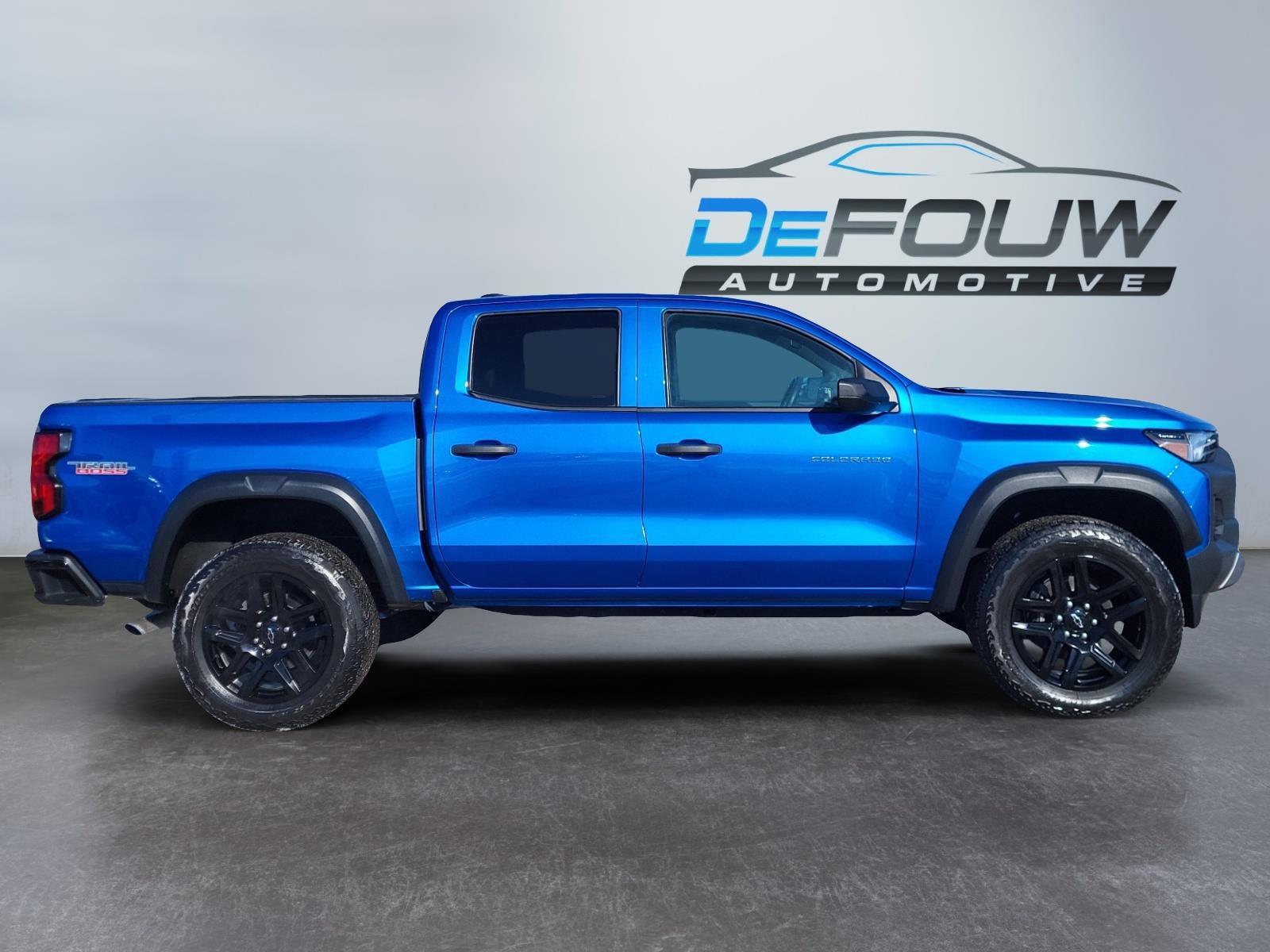 Used 2023 Chevrolet Colorado Trail Boss w/ Advanced Trailering Package image 2