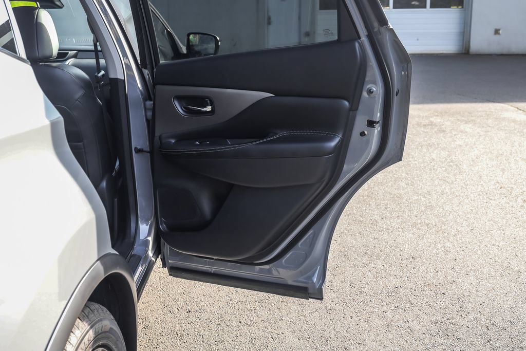 Used 2024 Nissan Murano SV w/ SV Midnight Edition Package AWD/4WD image 18