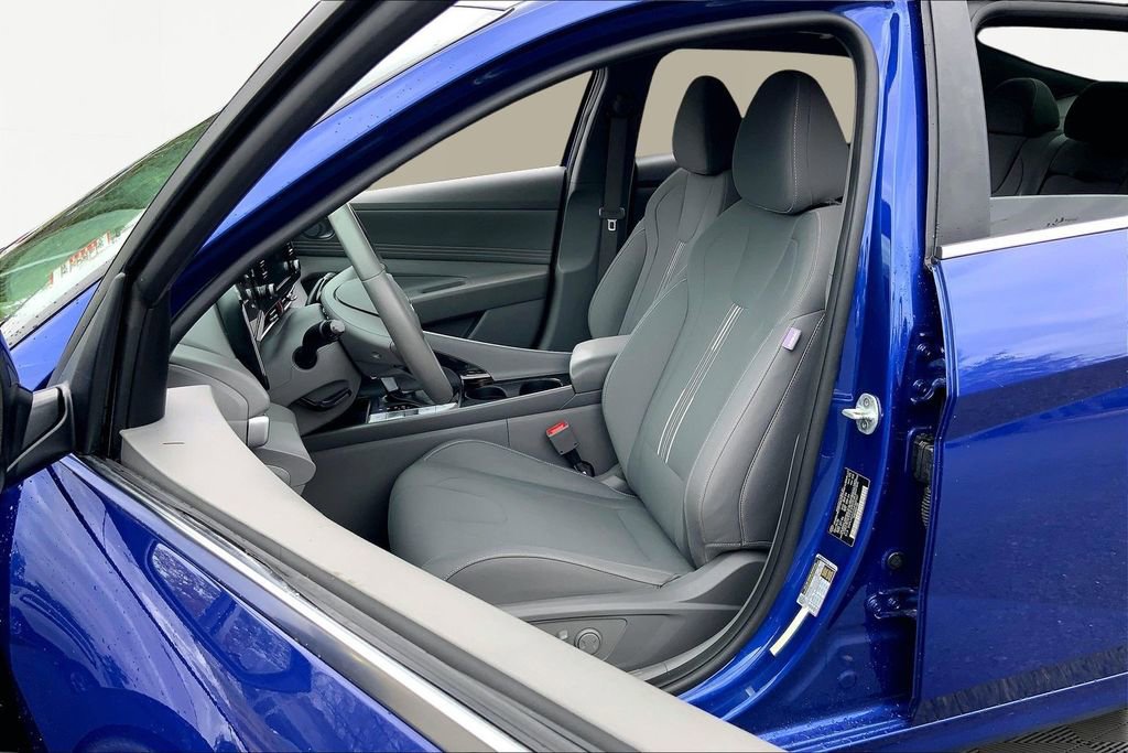 Used 2021 Hyundai Elantra SEL w/ Convenience + Premium Package image 15