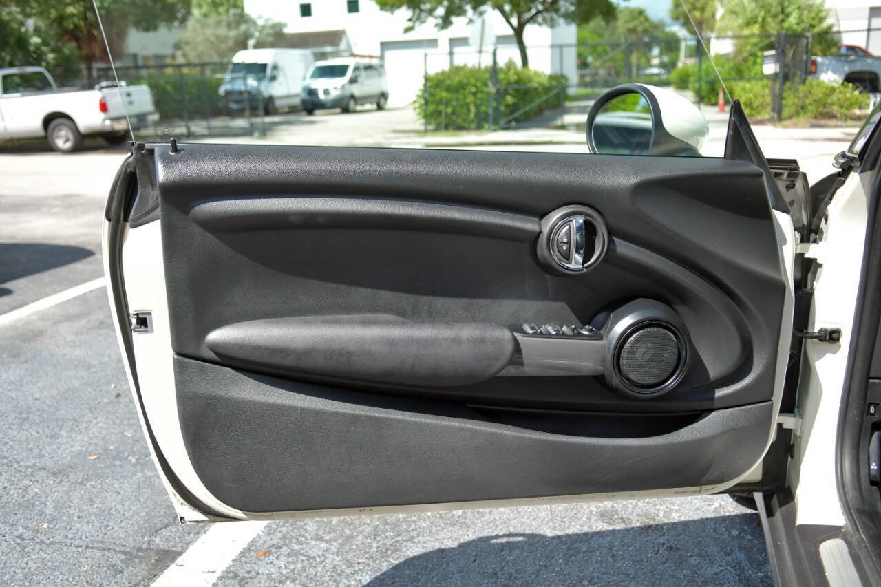 Used 2018 MINI Cooper Cooper 2dr Convertible image 14