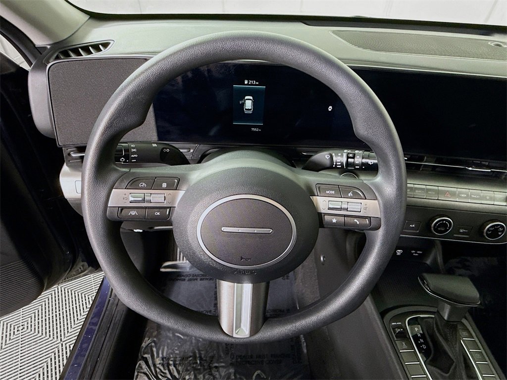 Certified 2025 Hyundai Kona SE image 21