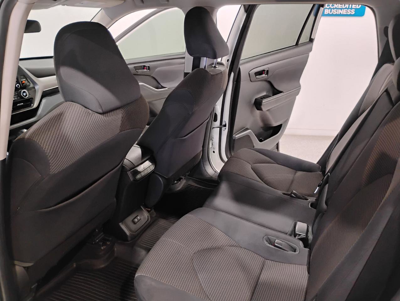 Used 2021 Toyota Highlander L image 22