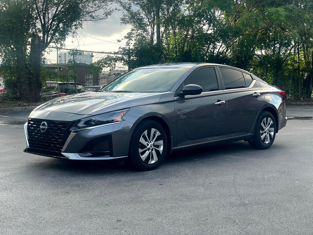 Used 2024 Nissan Altima 2.5 S image 2