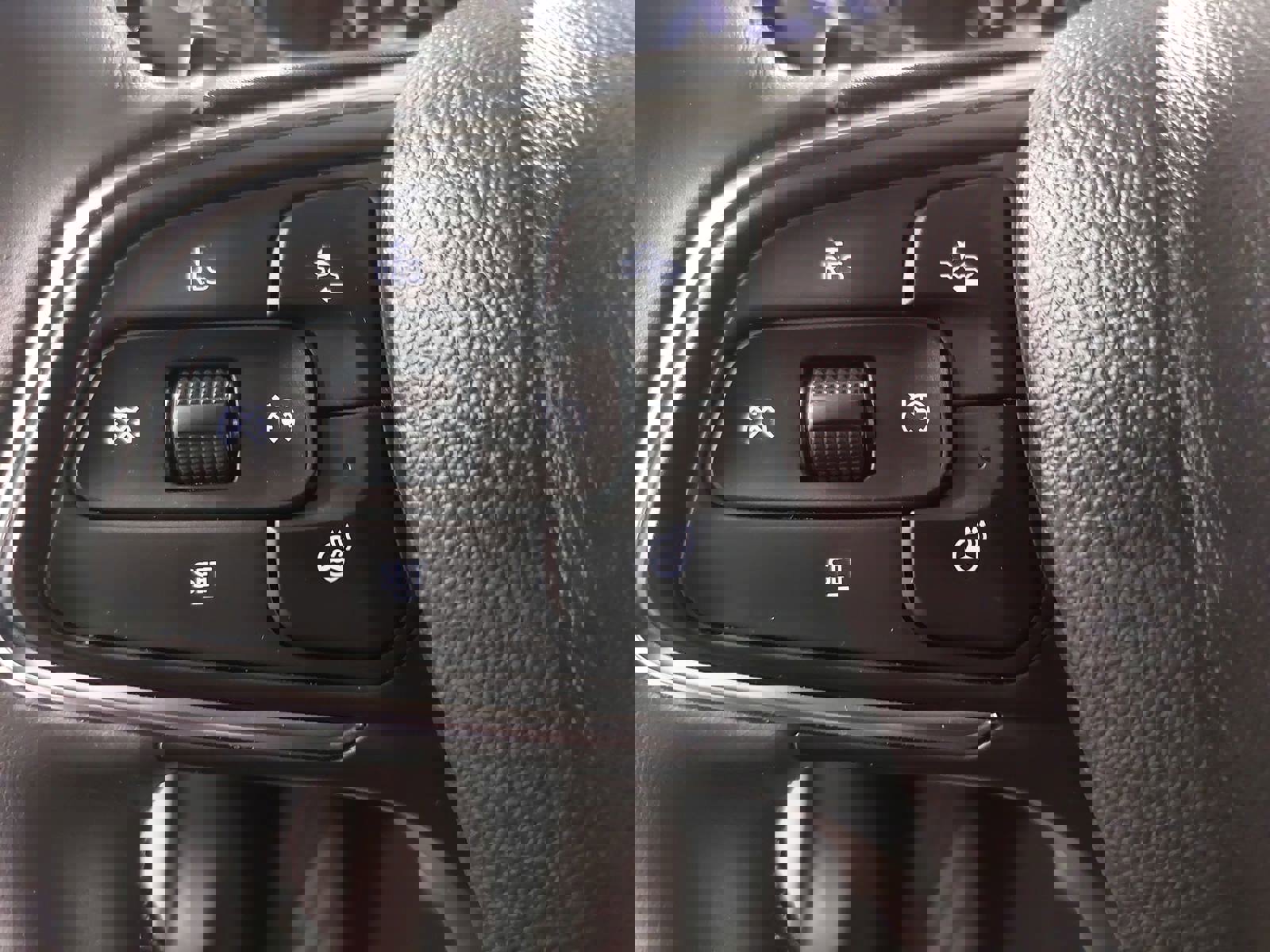 Used 2022 Buick Envision Essence w/ Technology Package II image 18