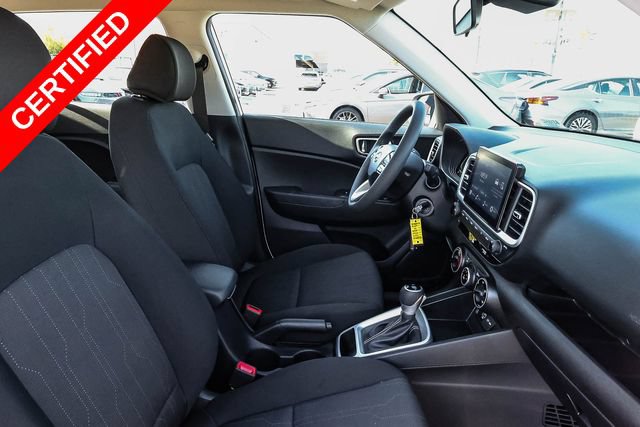 Certified 2024 Hyundai Venue SE FWD image 17