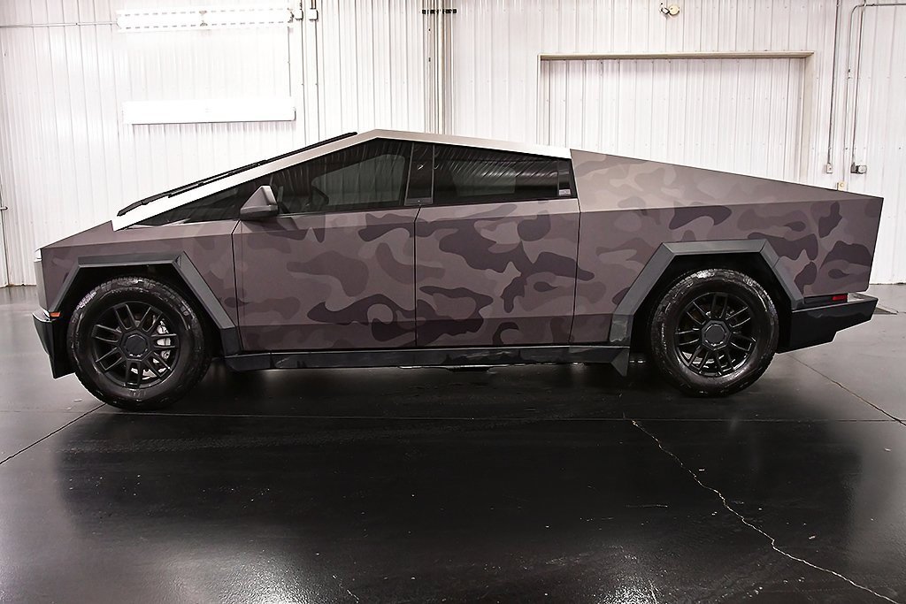 Used 2024 Tesla Cybertruck Cyberbeast image 4