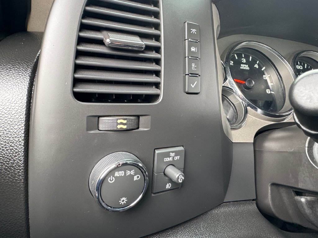 Used 2013 Chevrolet Silverado 1500 LT RWD image 28