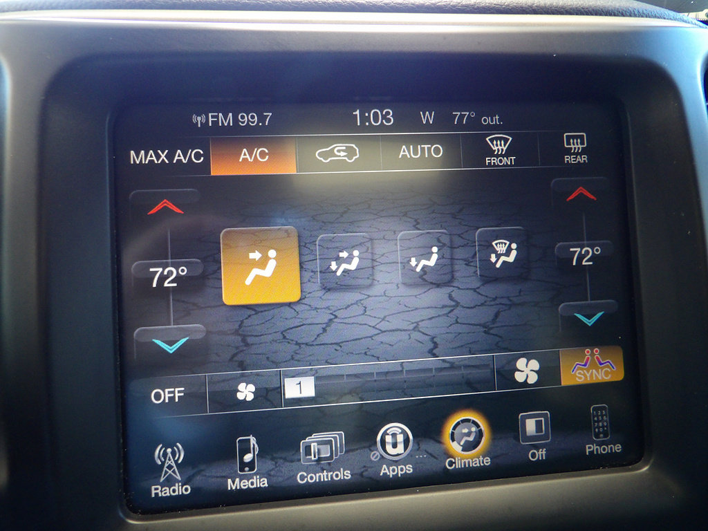 Used 2015 Jeep Cherokee Latitude w/ Comfort/Convenience Group AWD/4WD image 37