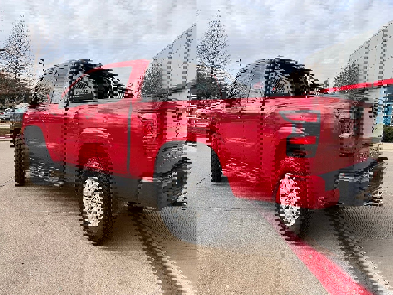 Used 2022 Nissan Frontier SV image 8