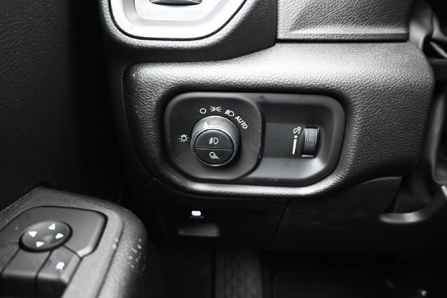 New 2027 RAM 1500 Express AWD/4WD image 14