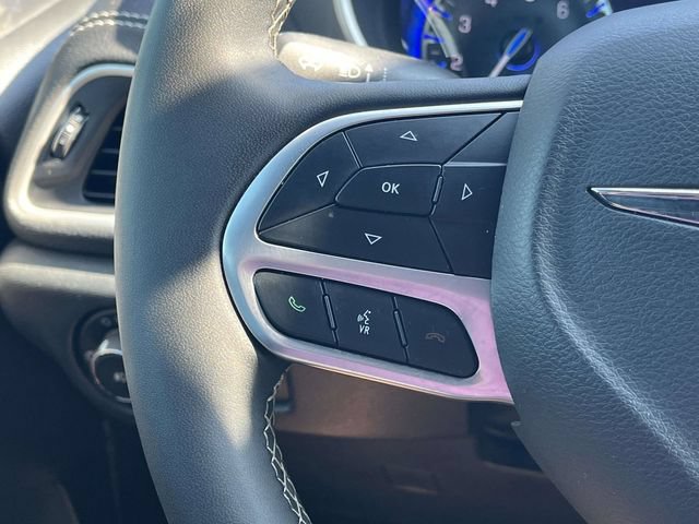 Used 2025 Chrysler Pacifica Select FWD image 27