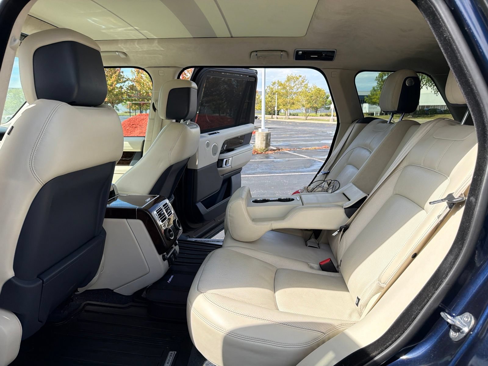 Used 2020 Land Rover Range Rover Long Wheelbase HSE AWD/4WD image 11