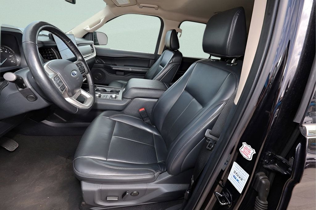 Used 2024 Ford Expedition Max XLT image 11