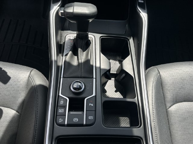 Certified 2025 Kia Sorento S FWD image 19