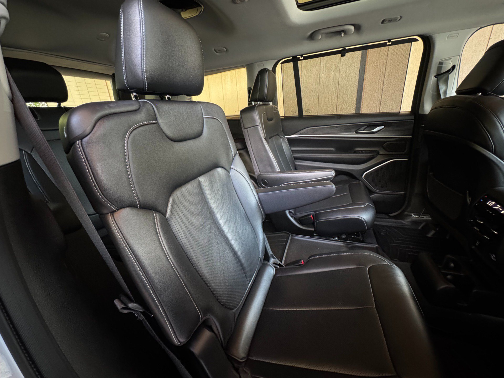 Used 2022 Jeep Grand Cherokee L Limited w/ Luxury Tech Group II AWD/4WD image 50