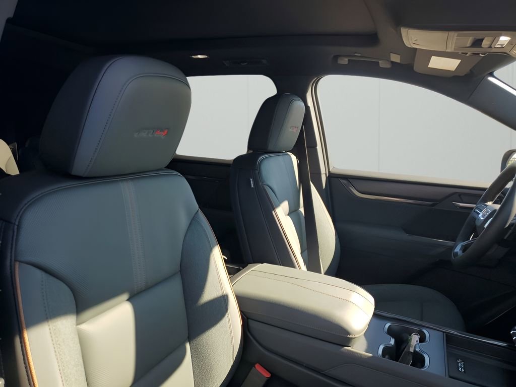 New 2026 GMC Acadia AT4 w/ Luxury Package image 15