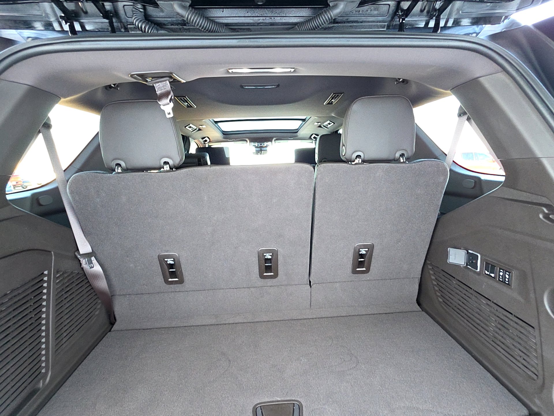 Used 2023 GMC Yukon Denali w/ Denali Reserve Package image 21