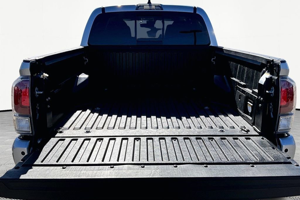 Used 2023 Toyota Tacoma TRD Sport w/ Technology Package image 18